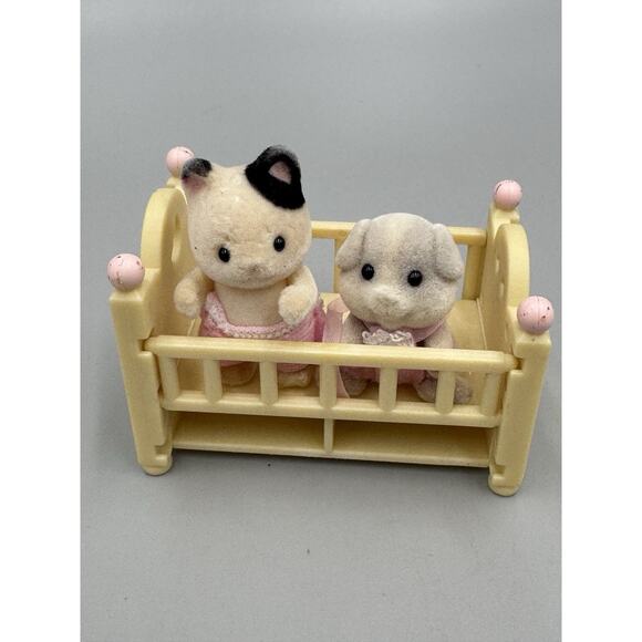 Sylvanian Families Crib W/ Set Of Calico Critters & 2 Chairs READ DETAILS - Picture 2 of 13